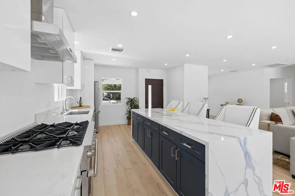 5822 Saloma Avenue, Sherman Oaks, California 91411 — photo 5