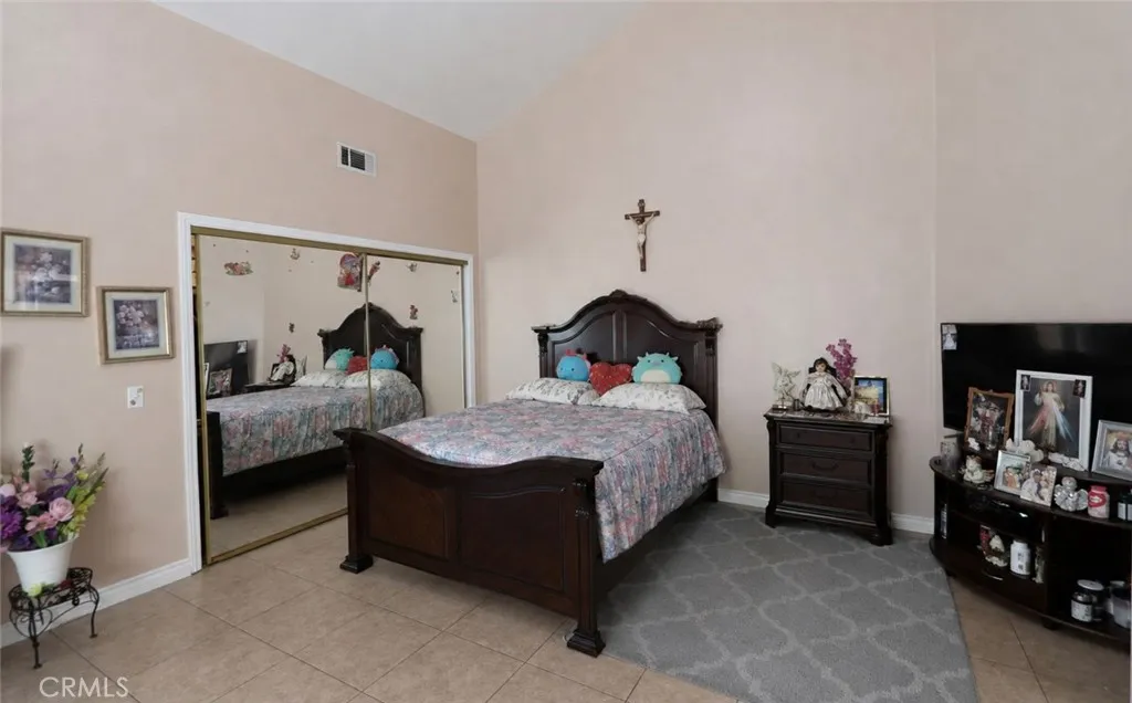 1340 N Neptune, Wilmington, California 90744 — photo 5