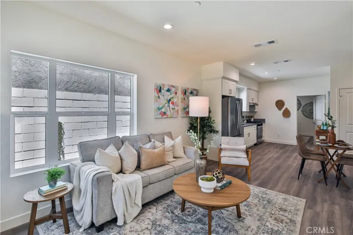 6836 Whitman Avenue, Van Nuys, California 91406 — photo 4