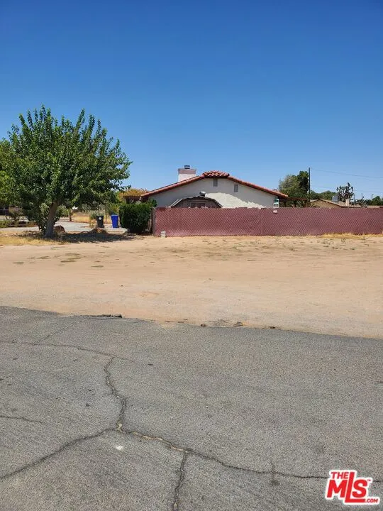 13435 Tioga Road, Apple Valley, California 92308 — photo 5