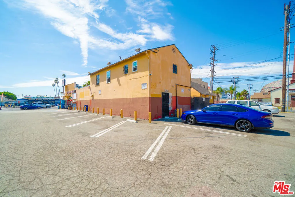 10404 S Prairie Avenue, Inglewood, California 90303 — photo 4