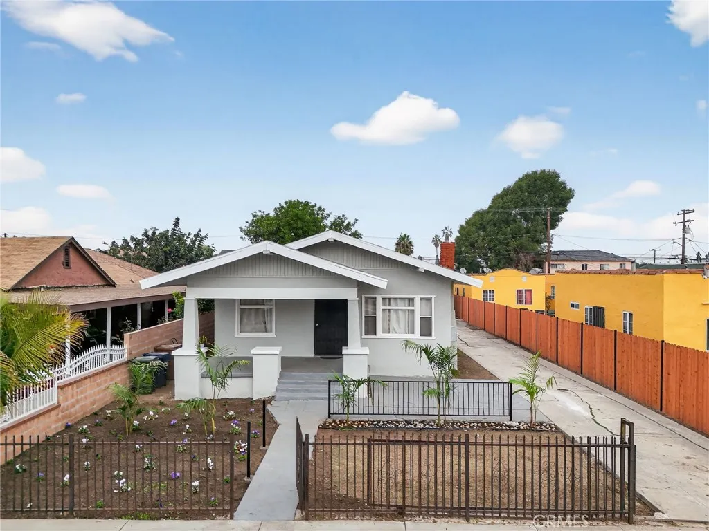 1043 W 95th St