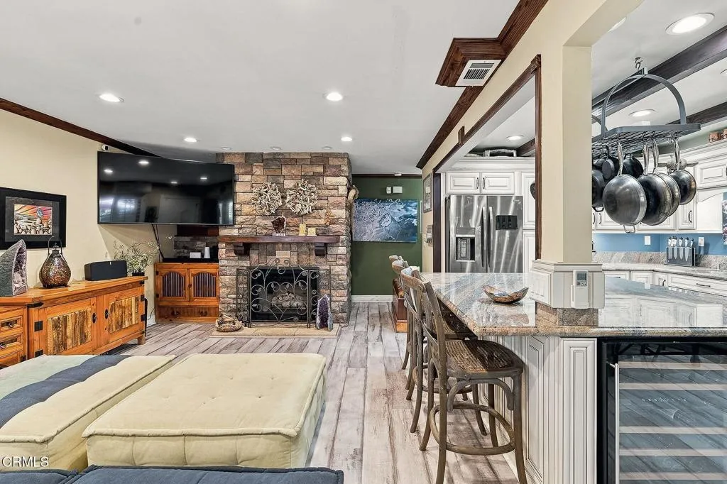 14-web-or-mls-483 Las Palomas Dr -10