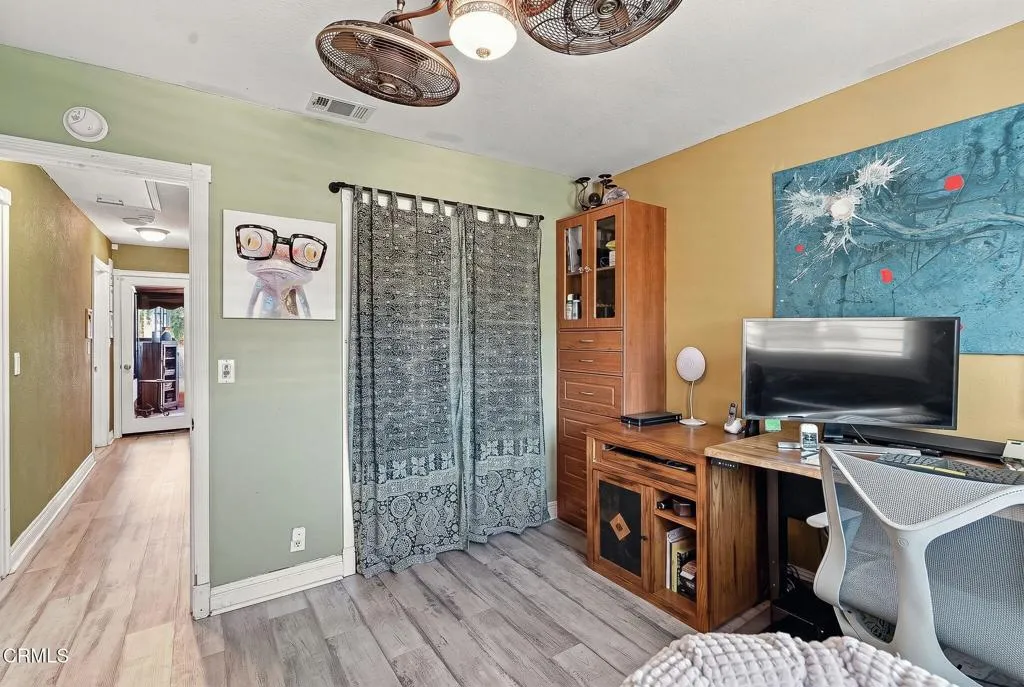 29-web-or-mls-483 Las Palomas Dr -25