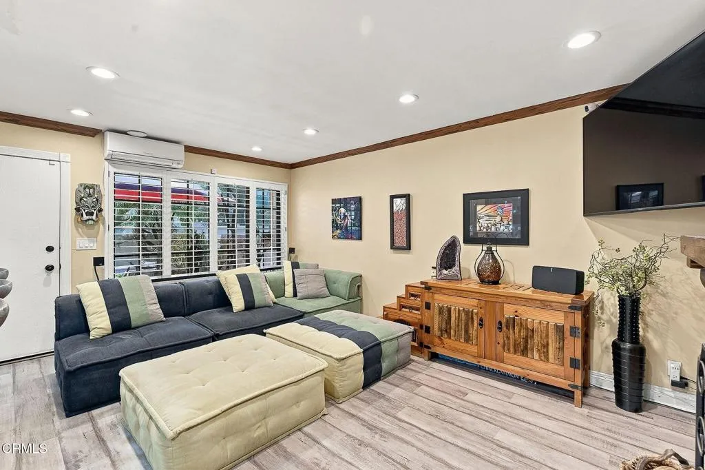 15-web-or-mls-483 Las Palomas Dr -11