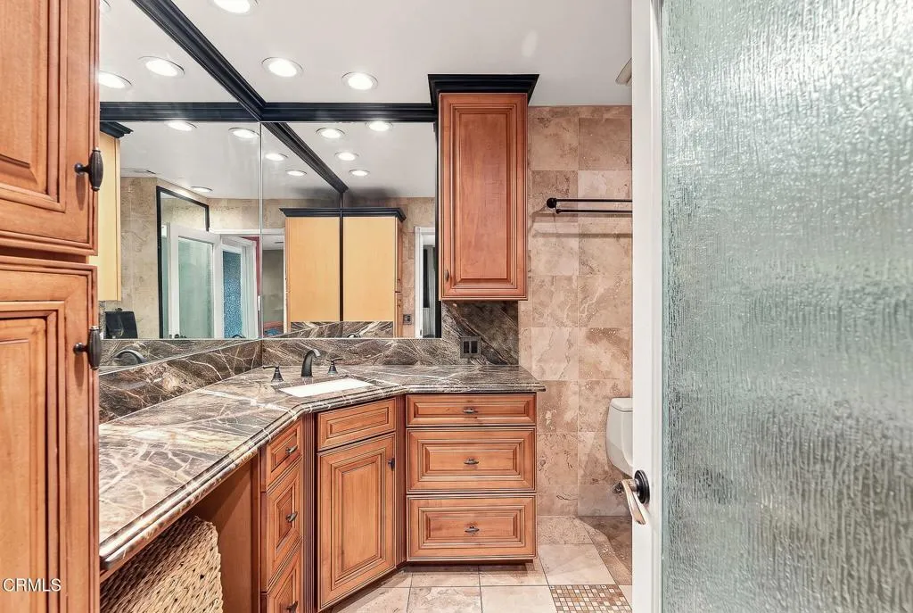 19-web-or-mls-483 Las Palomas Dr -43