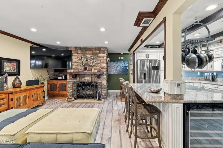14-web-or-mls-483 Las Palomas Dr -10