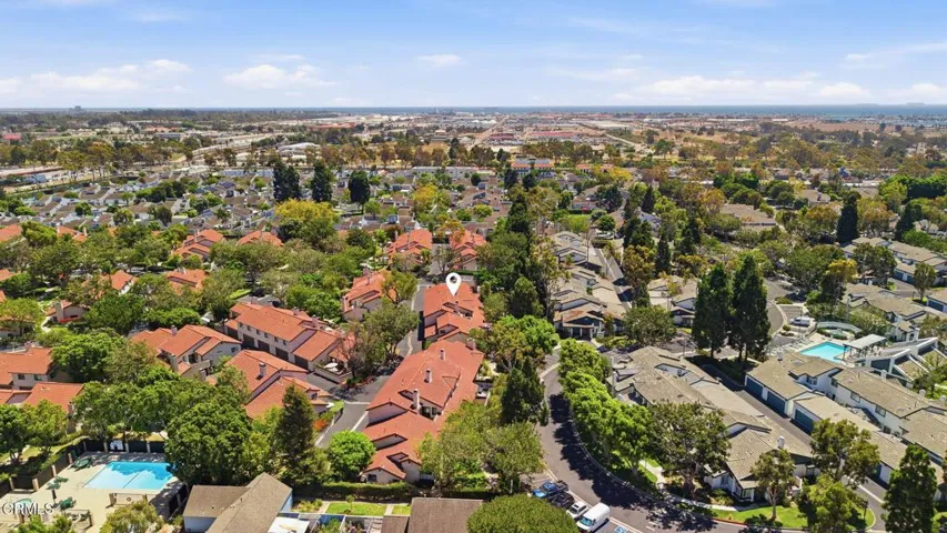 10-web-or-mls-483 Las Palomas Dr -04