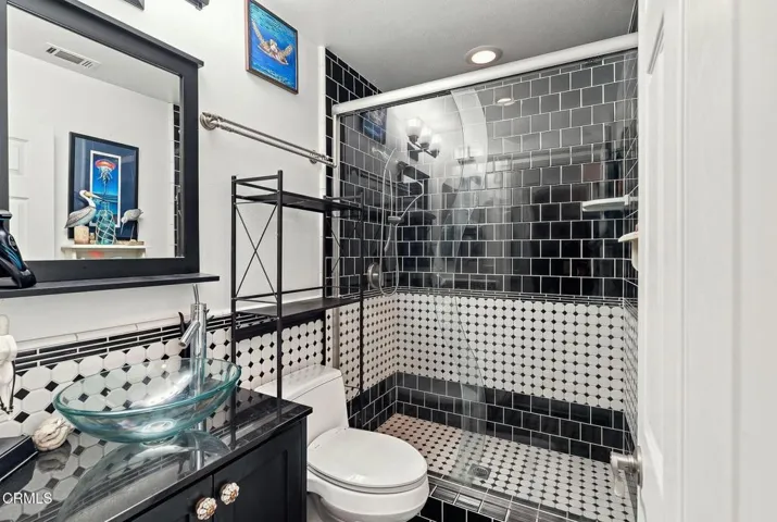 28-web-or-mls-483 Las Palomas Dr -24