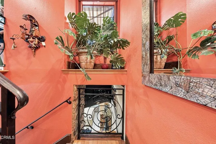 22-web-or-mls-483 Las Palomas Dr -18