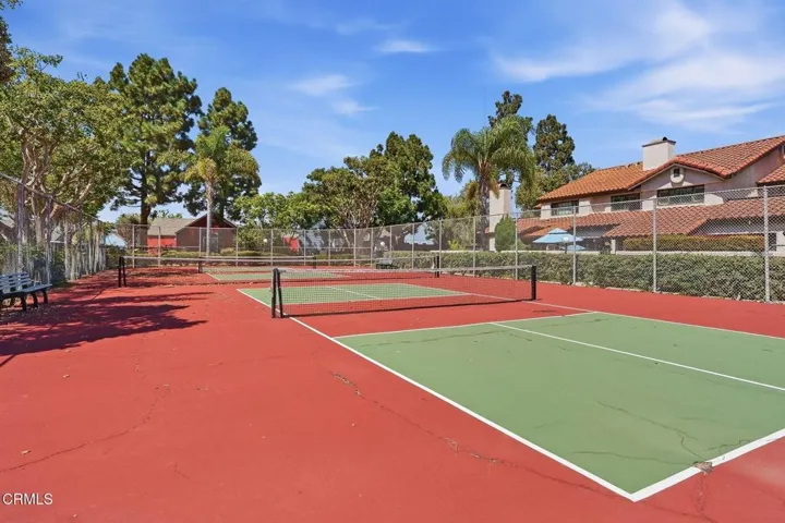39-web-or-mls-483 Las Palomas Dr -33