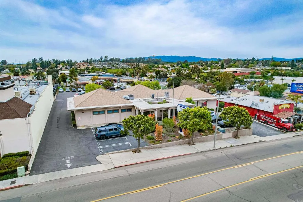 1035 S Main Avenue, Fallbrook, California 92028 — photo 4