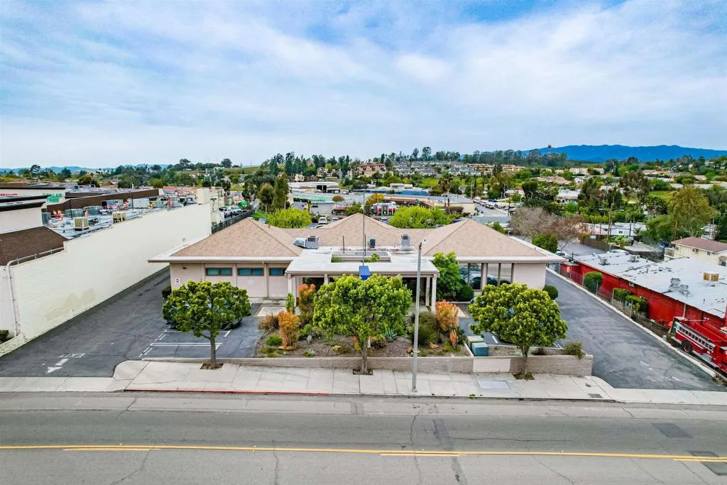 1035 S Main Avenue, Fallbrook, California 92028 — photo 5