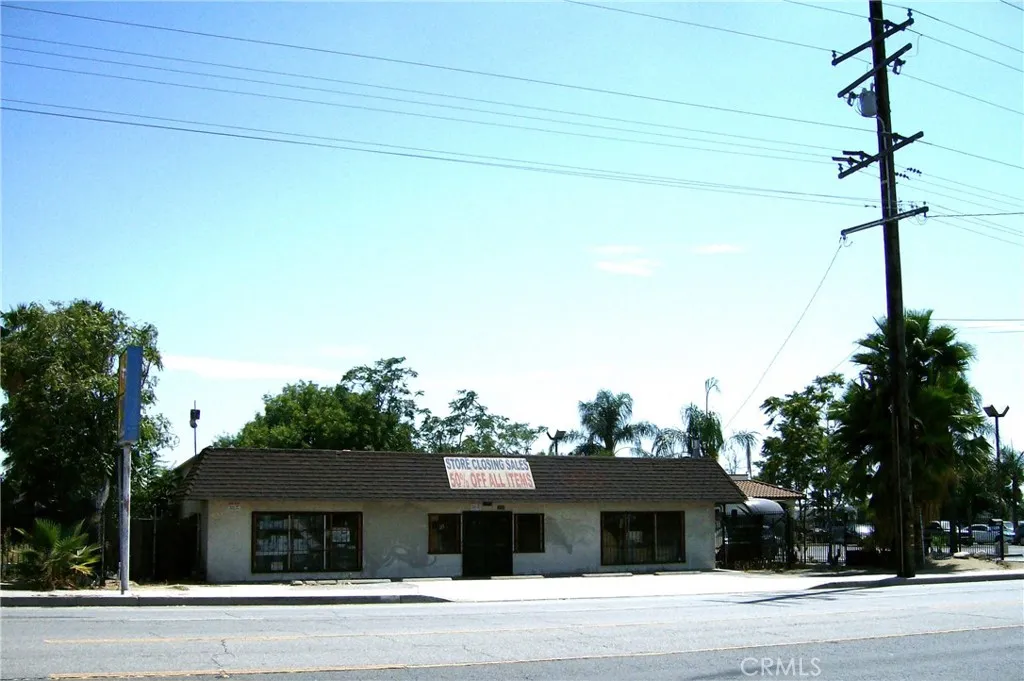 1639 E Base Line St