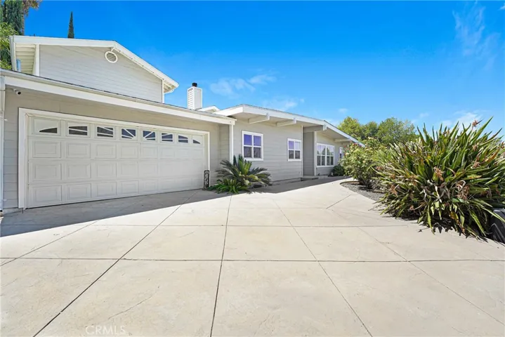 22450 Collins, Woodland Hills, California 91367 — photo 4