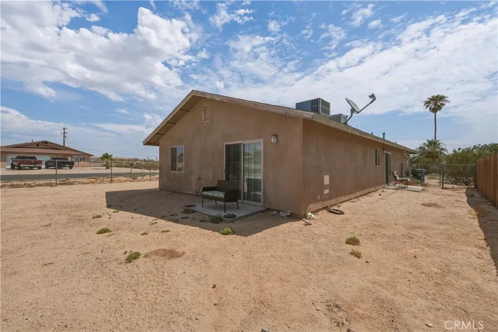 6252 Smoketree Avenue, 29 Palms, California 92277 — photo 4