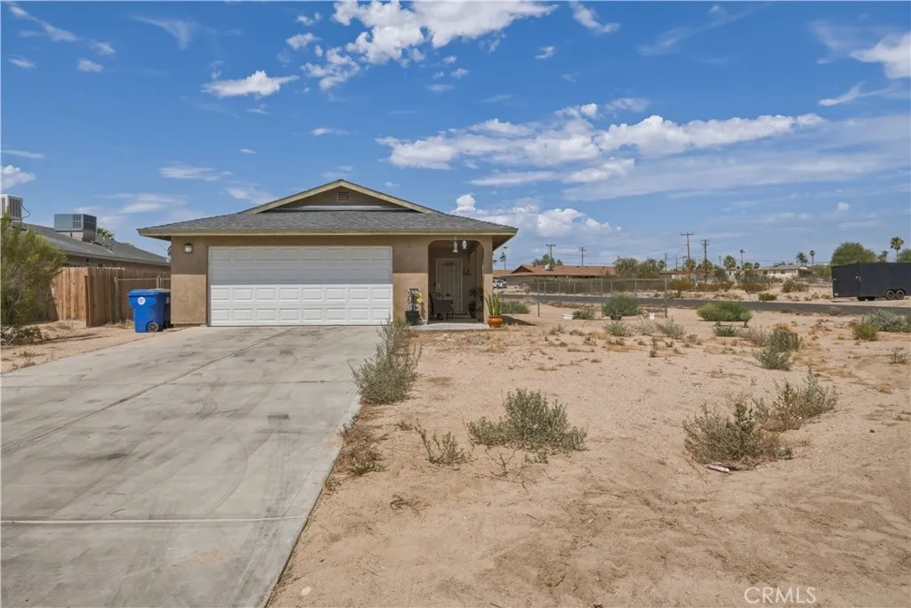 6252 Smoketree Ave