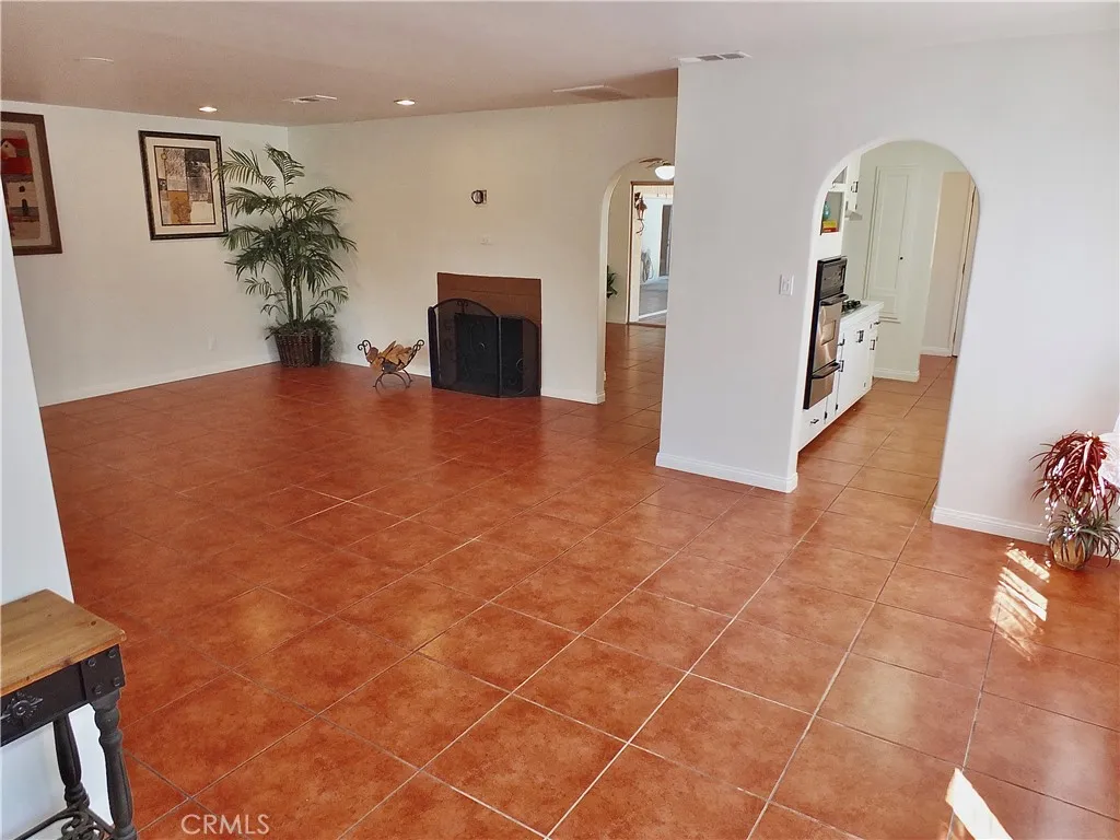 6336 California Avenue, Long Beach, California 90805 — photo 4
