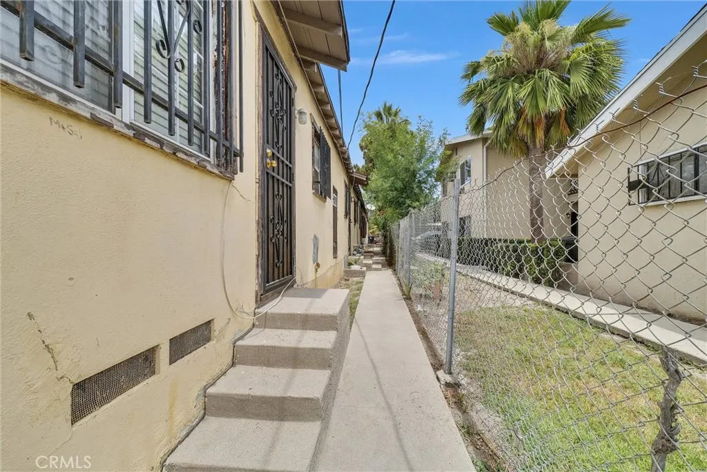 126 W Wabash Street, San Bernardino, California 92405 — photo 4