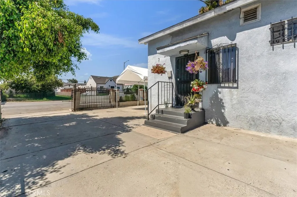 1237 E 76th, Los Angeles, California 90001 — photo 5