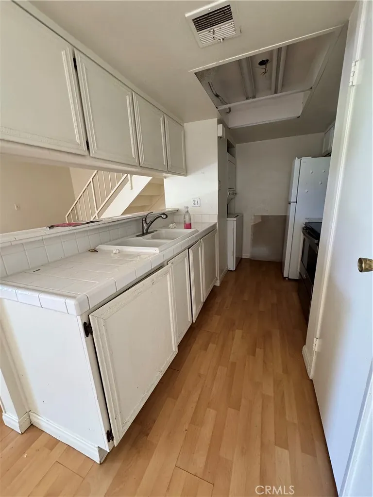 989 W Sierra Madre, Azusa, California 91702 — photo 4