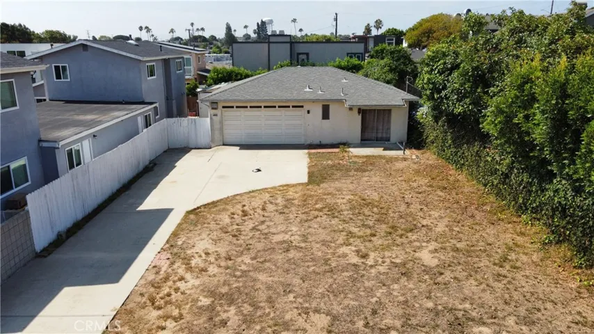 50 x 147 R2 flat lot. Build a new SFR or multiple Townhomes