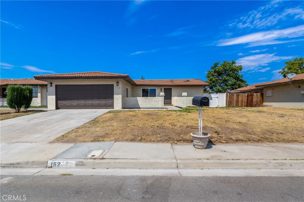 152 E Sage Ave