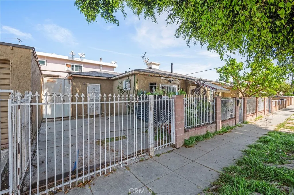1302 N Wilmington Boulevard, Wilmington, California 90744 — photo 5