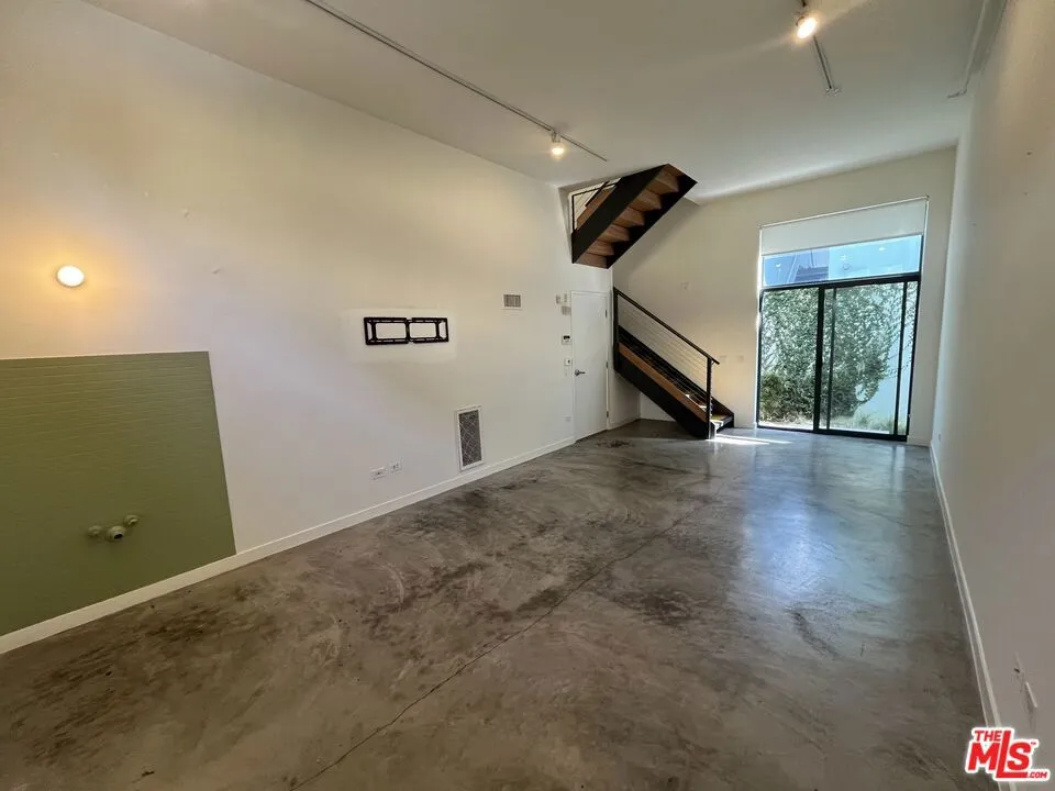 320 Indiana Avenue B, Venice, California 90291 — photo 5