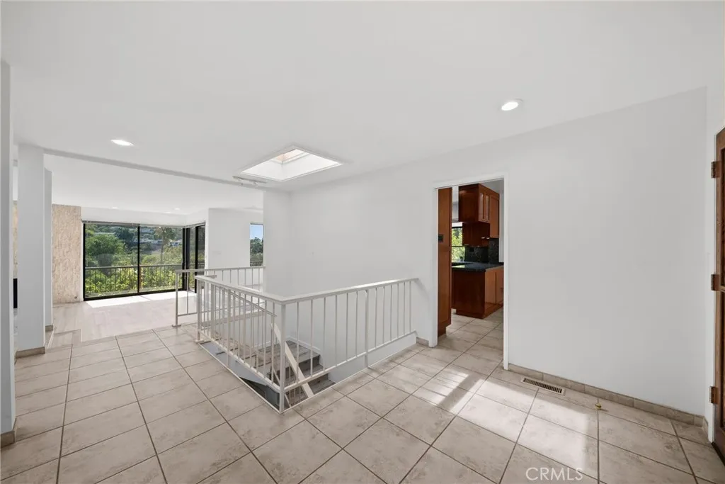 13523 Cheltenham, Sherman Oaks, California 91423 — photo 4