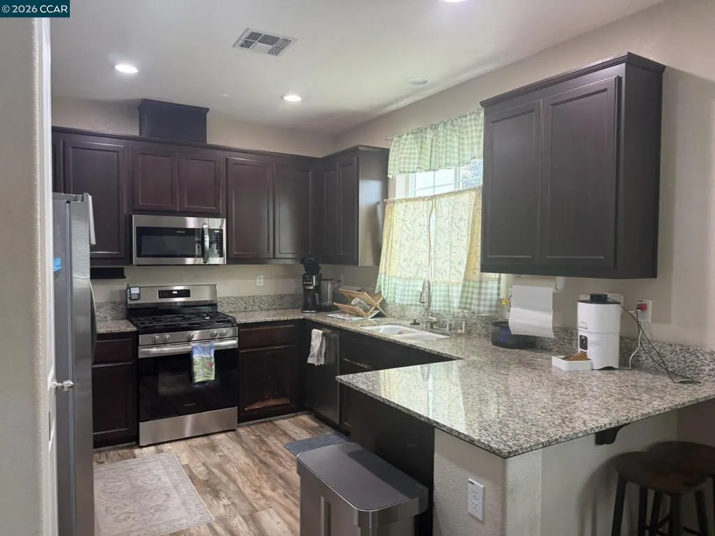 53 Halsey Ct, Pittsburg, California 94565 — photo 5