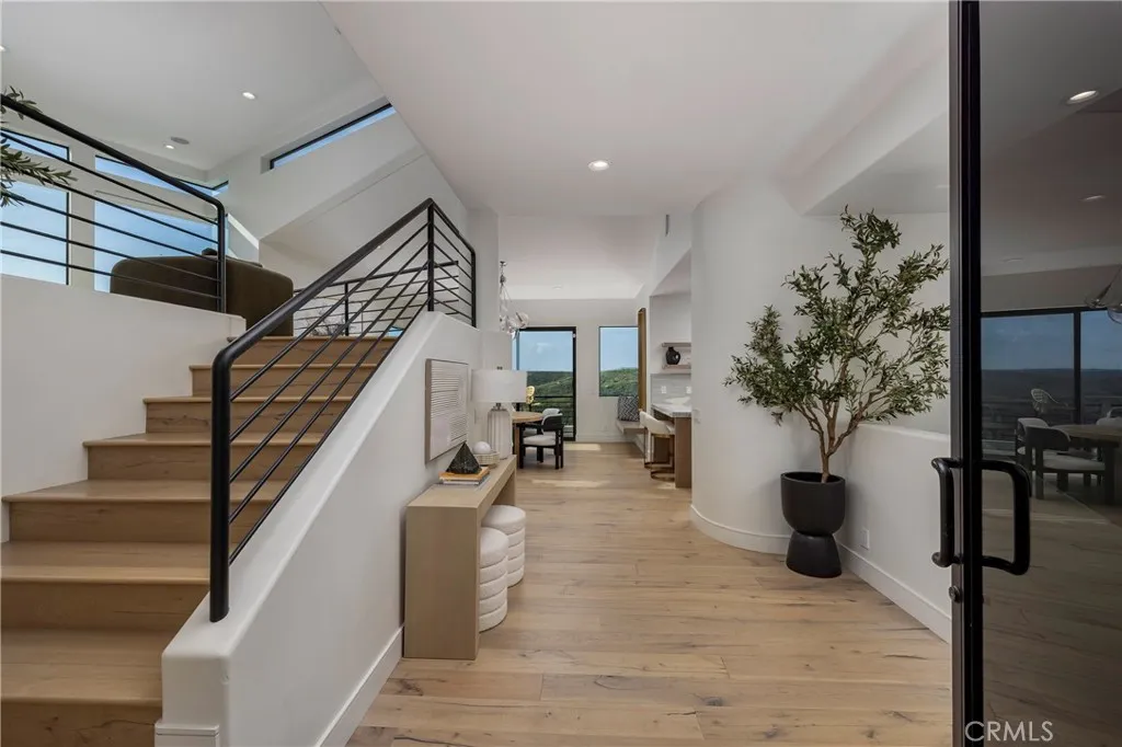 1425 Skyline Drive, Laguna Beach, California 92651 — photo 5