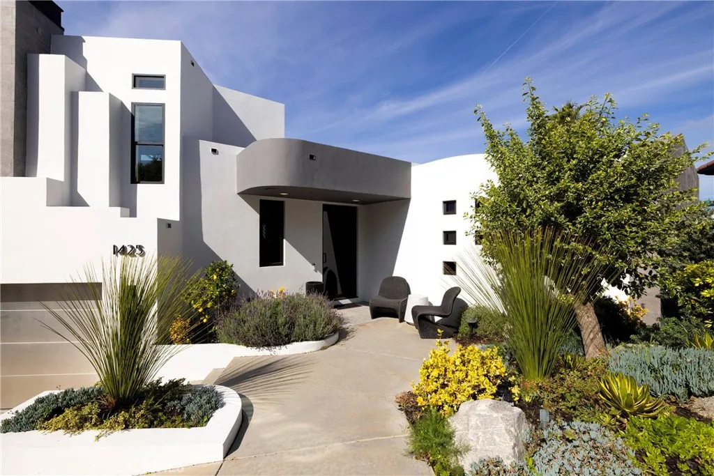 1425 Skyline Dr