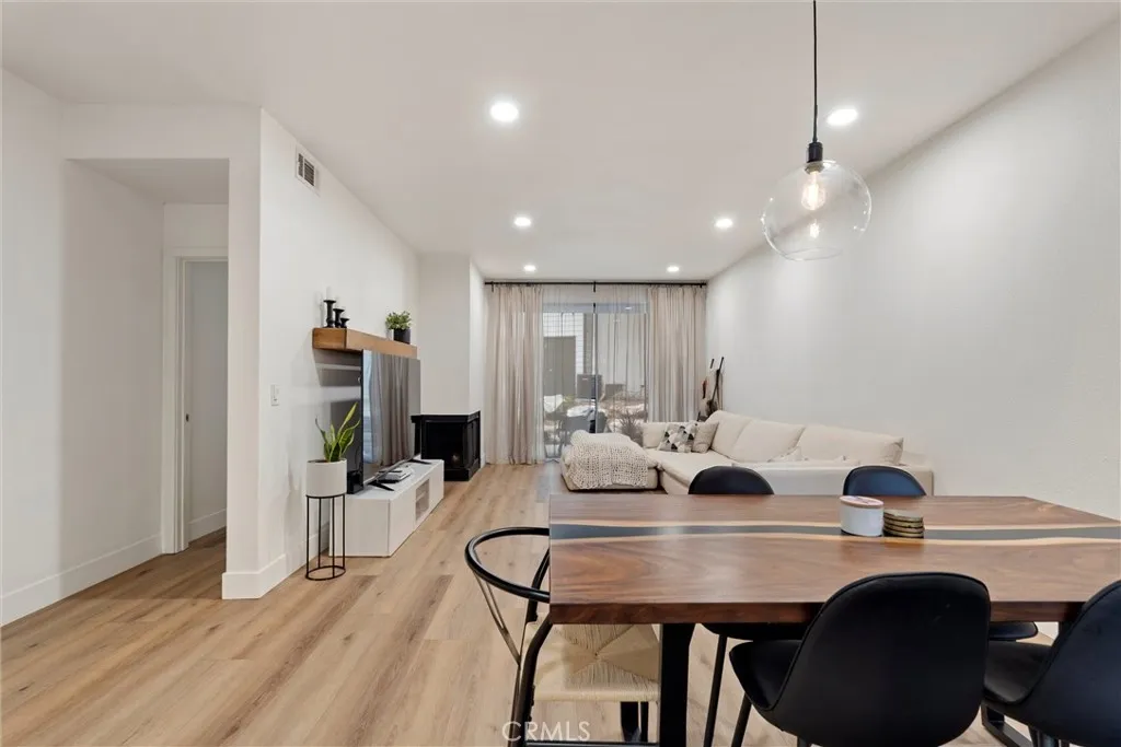 2504 W Macarthur Boulevard I, Santa Ana, California 92704 — photo 5