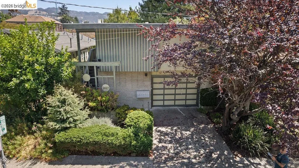 2427 Mckinley Ave, Berkeley, California 94703 — photo 4