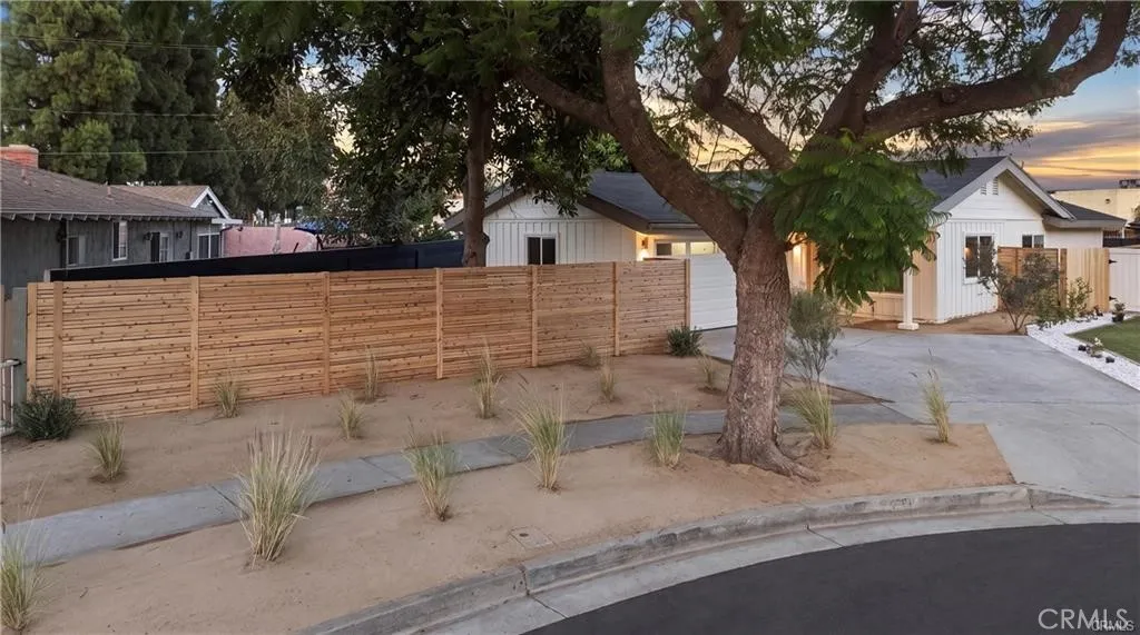 2101 N Hathaway, Santa Ana, California 92705 — photo 5