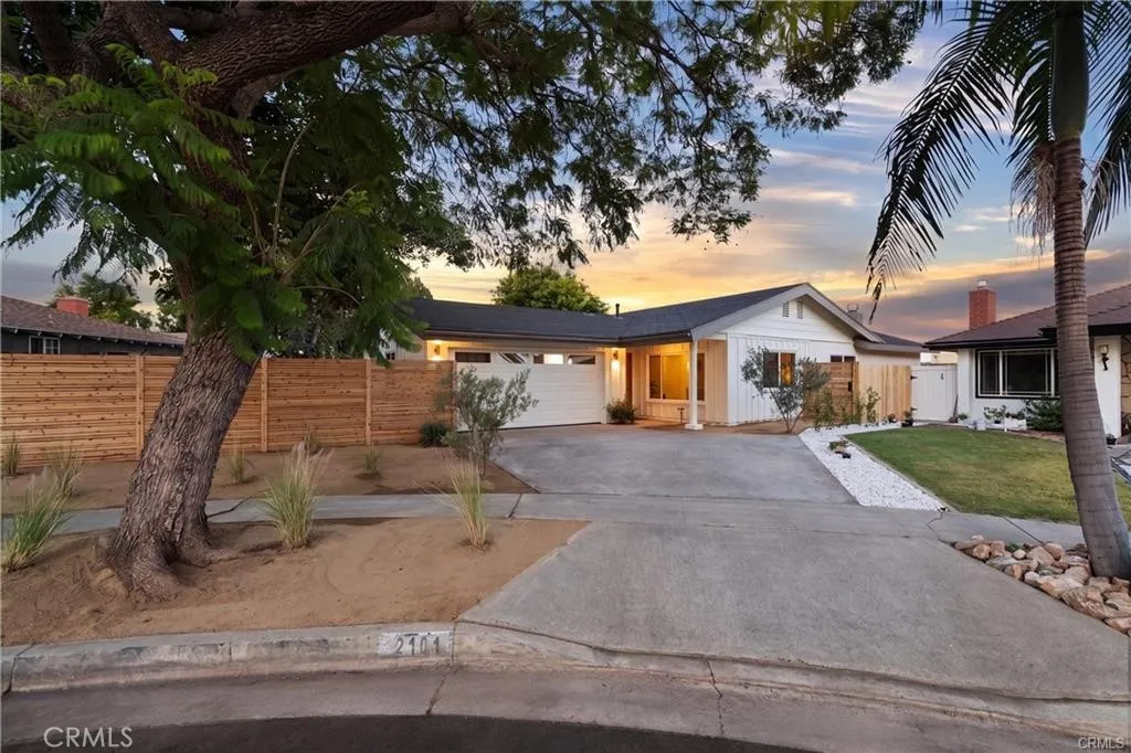 2101 N Hathaway, Santa Ana, California 92705 — photo 4