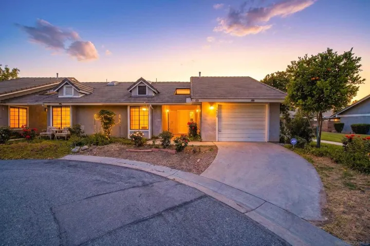 https://zimg.paragon.ice.com/ParagonImages/Property/PA/SDMLS/-523554/1/533/400/ed8783e95f38a07253fbd98f85c22269/3/49af8b08a8e0ff5b56ddc42321c56196/-523554-0f4cd92a-2939-499f-8a1e-e1588d093154.JPG
