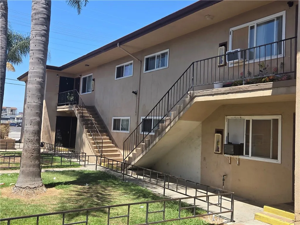 724 N Wilmington, Wilmington, California 90744 — photo 4