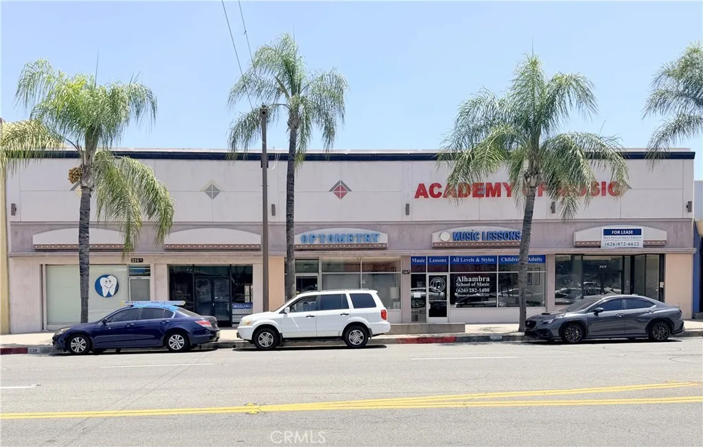 222 E Main St