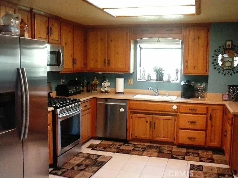 23840 Zuger Drive, Crestline, California 92325 — photo 4