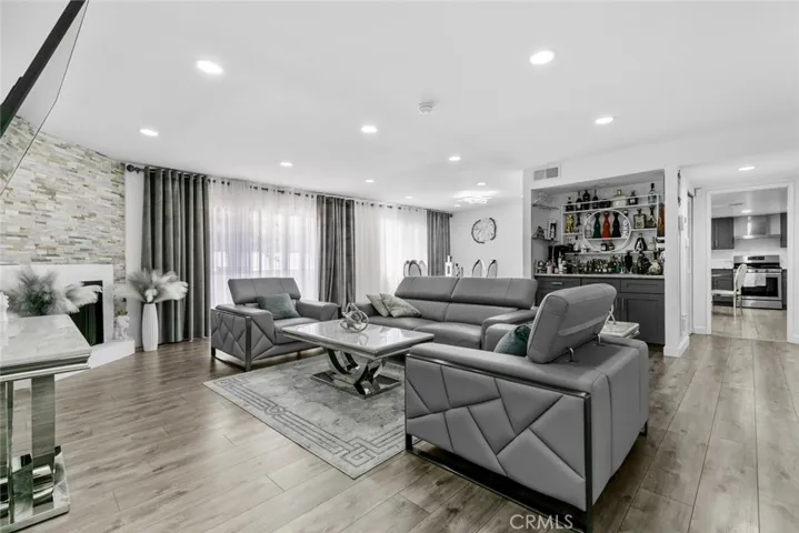 8801 Cedros Avenue 7, Panorama City, California 91402 — photo 4