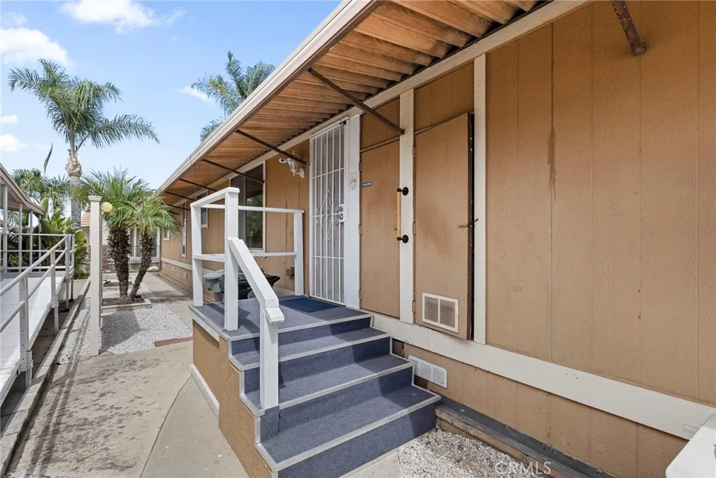 1371 Bishop, Hemet, California 92545 — photo 5