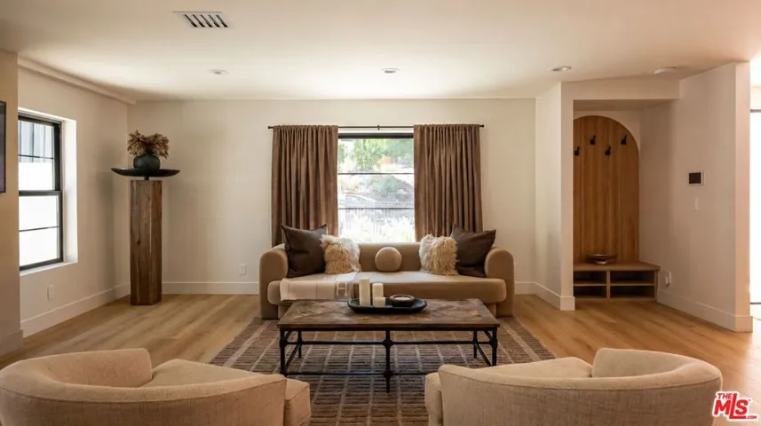 22269 Avenue San Luis, Los Angeles, California 91364 — photo 4