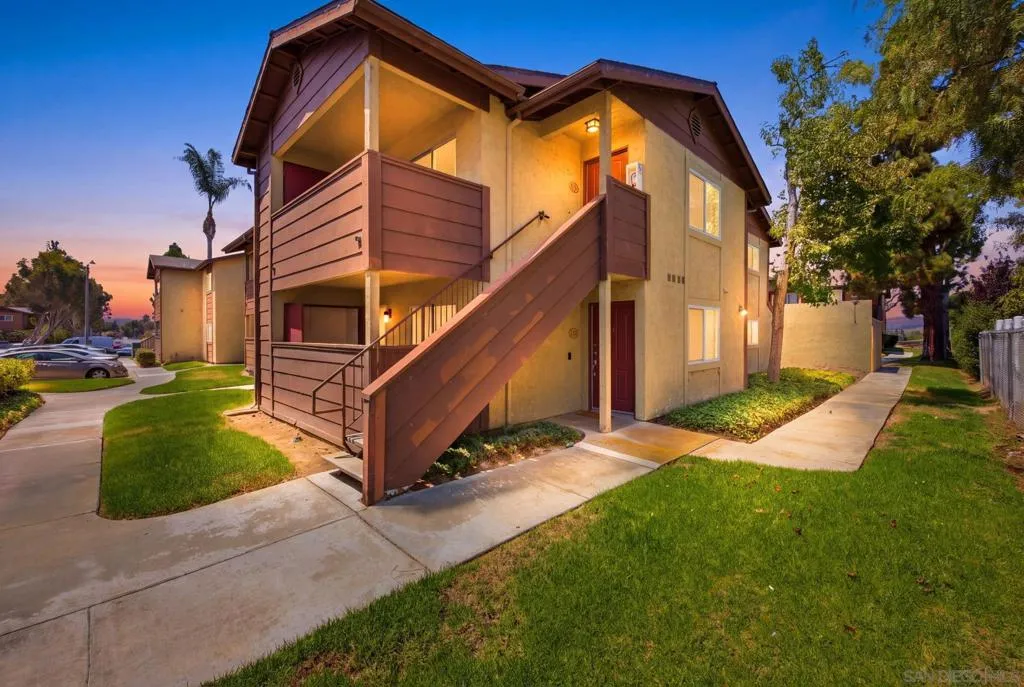 521 Calle Montecito 110