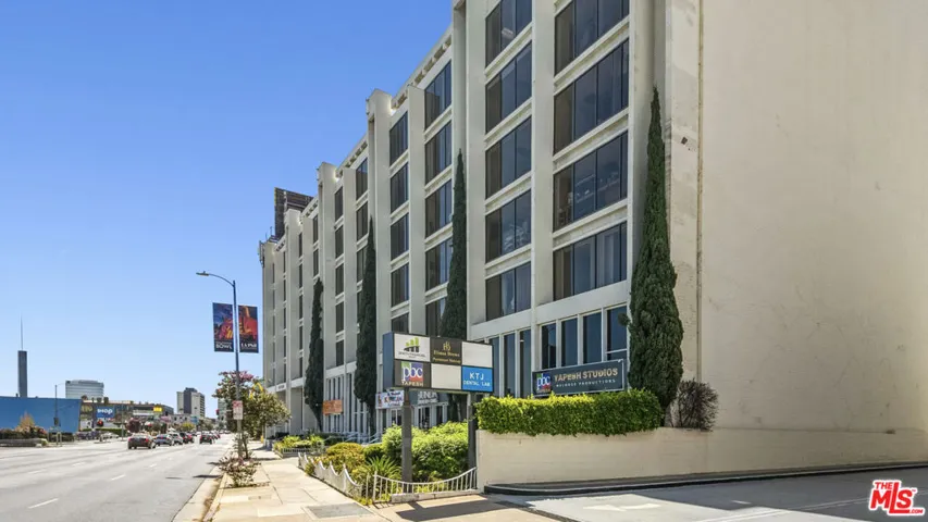 15720 Ventura Boulevard, Los Angeles, California 91436 — photo 4