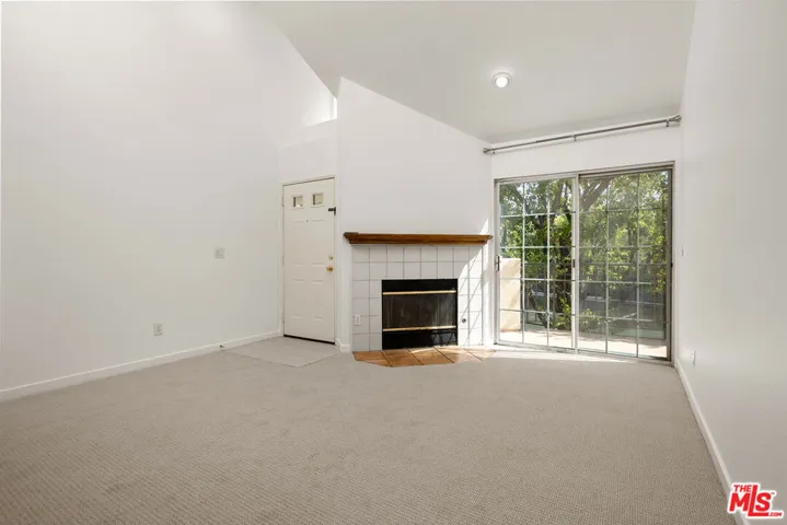 24119 Del Monte Drive 56, Santa Clarita, California 91355 — photo 4