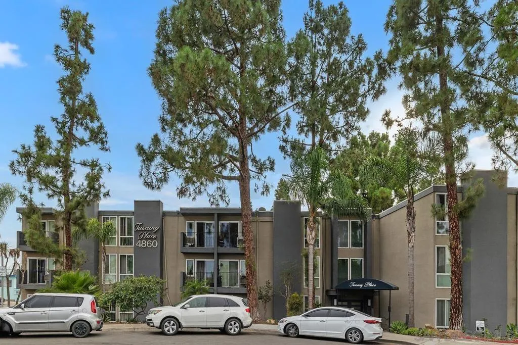 4860 Rolando Ct