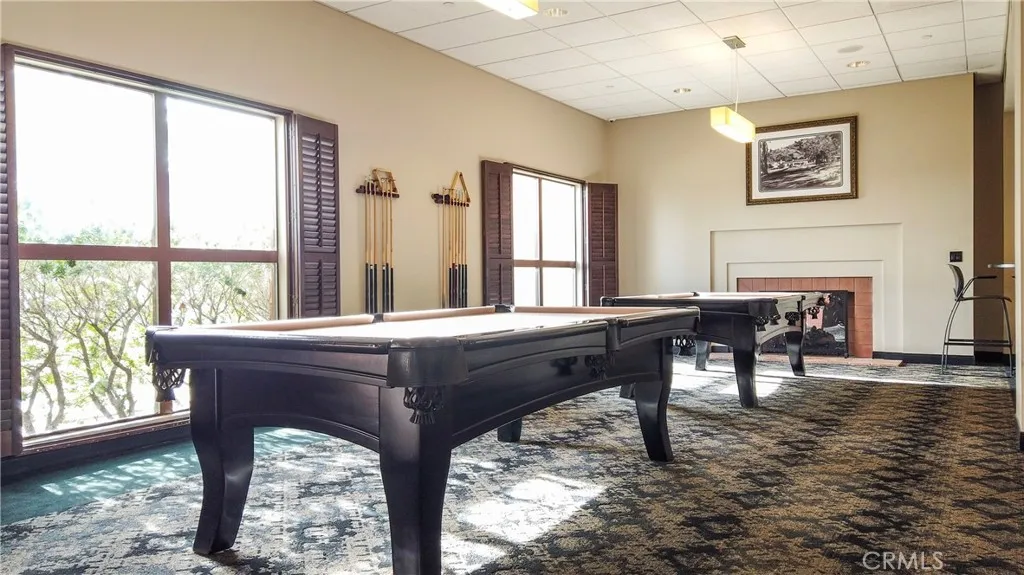 2 Billiard Tables