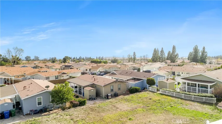 600 home community